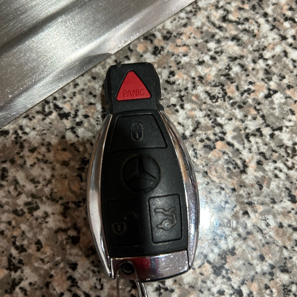 Mercedes Key Fob - Picture 2 of 2
